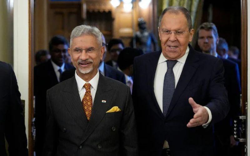 कतर के बाद रूस पहुंचे एस जयशंकर, विदेश मंत्री लावरोव के साथ द्विपक्षीय और वैश्विक एजेंडे की करेंगे समीक्षा